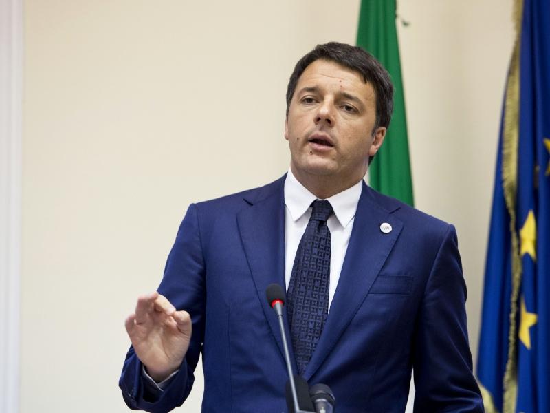 Migranti: Renzi, non e' invasione, meschino dire emergenza
