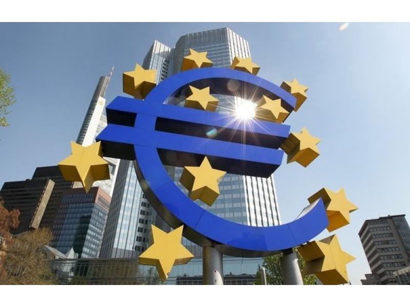Bce: ripresa prosegue moderata, restano rischi ribasso