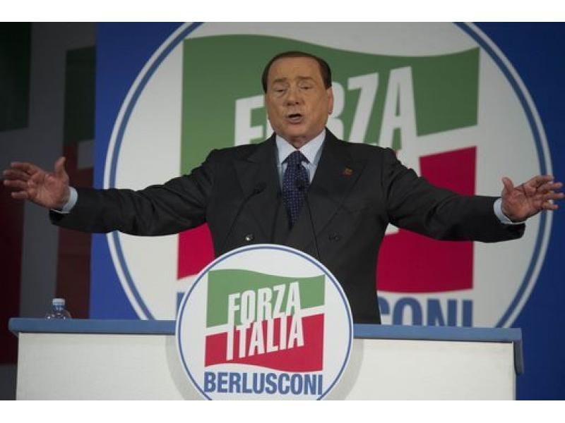 Berlusconi: al referendum No per battere questa finta riforma