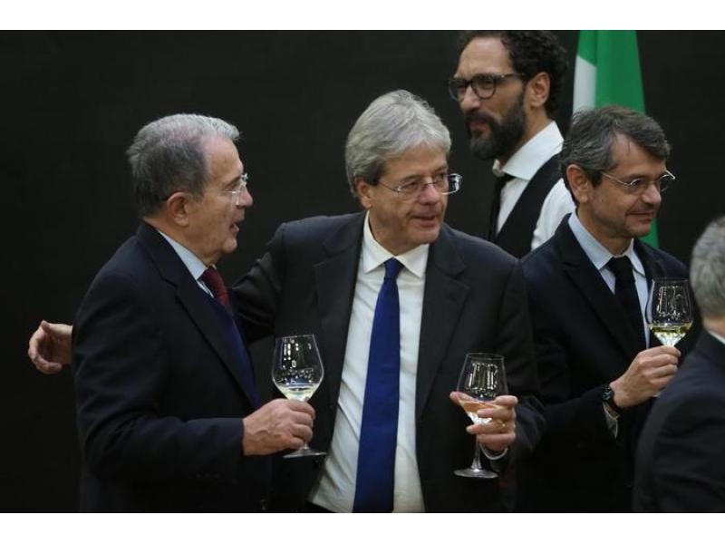 Gentiloni: 'Centrosinistra sia largo e unito, stia insieme'. Fassino vede Prodi